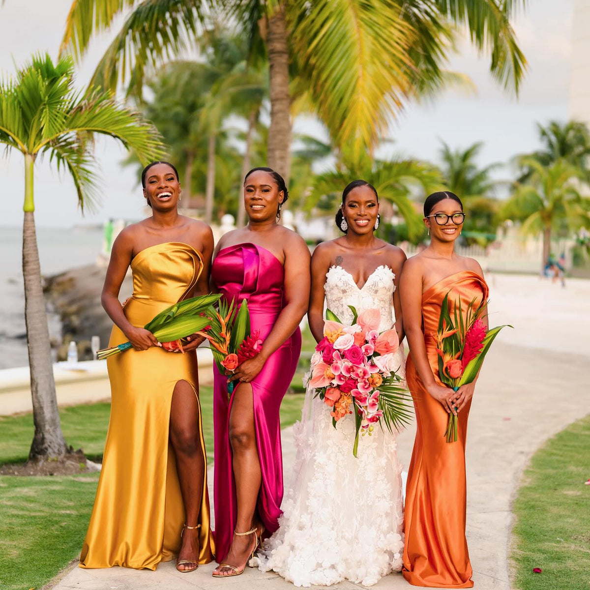 Petite and plus size bridesmaids in fitted mermaid bridesmaid dresses. Maid of Honor matches the bridal party in stretch mermaid bridesmaid dress offered in a variety of colors. Black Bridesmaids, Sexy Mermaid Bridesmaid Dresses, Plus Size Stretch Dresses