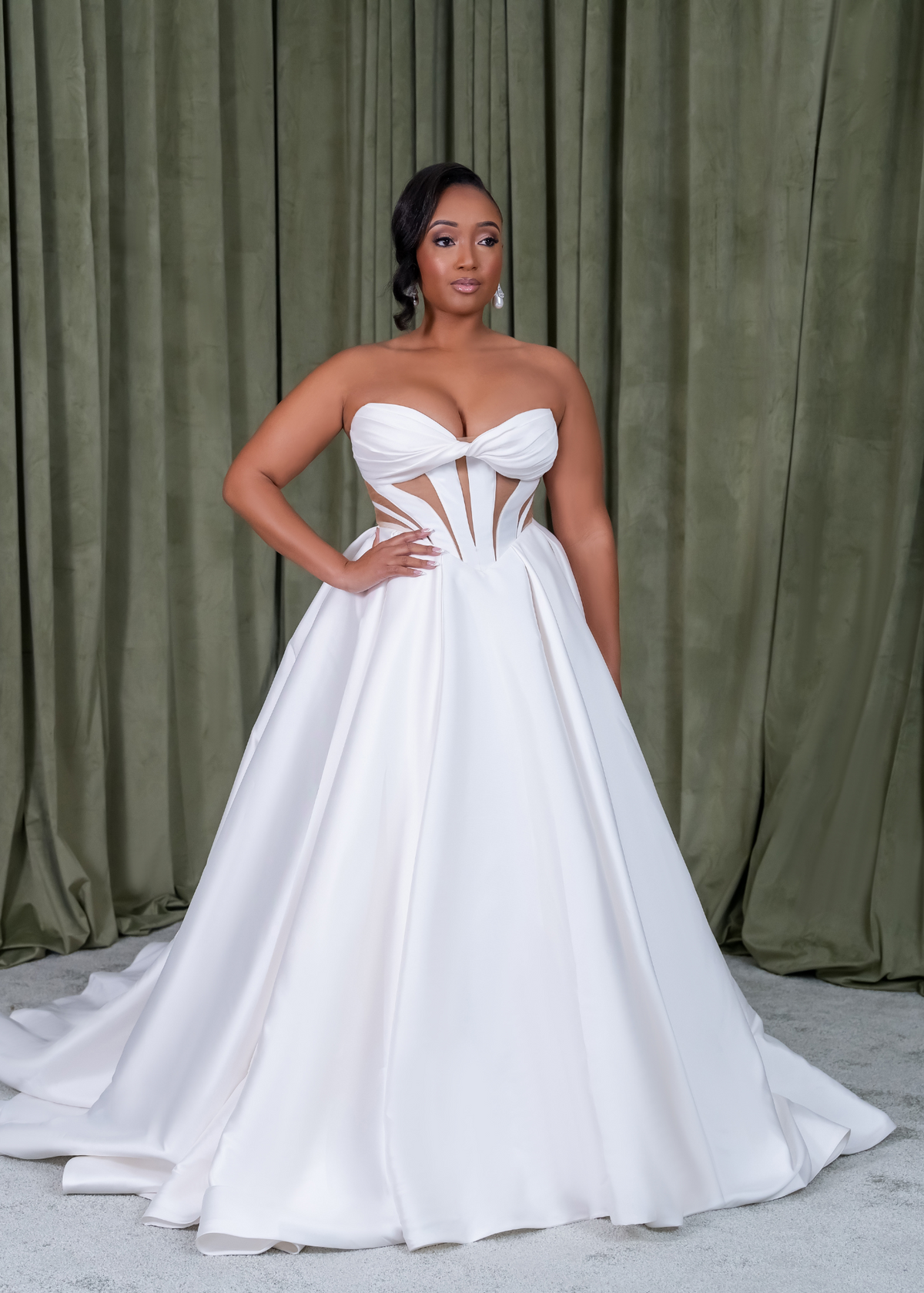 Daria bridal gown